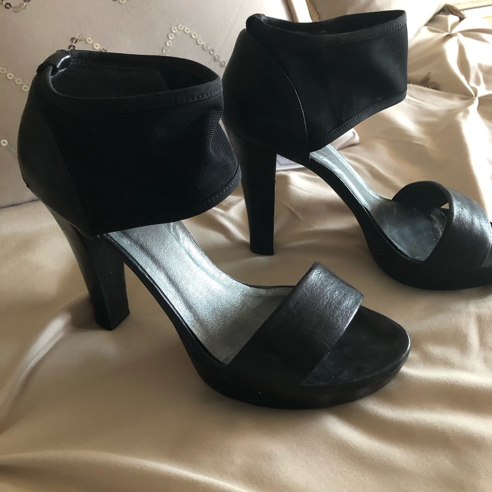 Gorgeous black heels